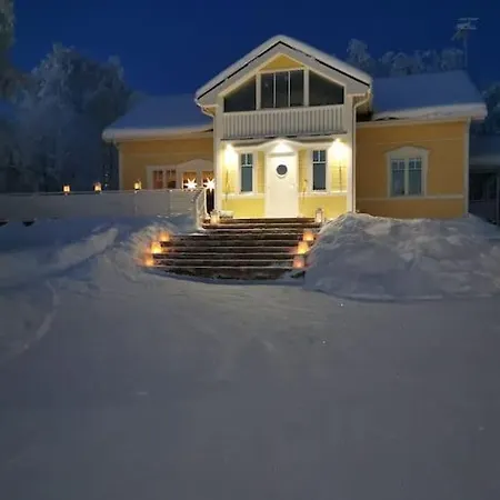 Arctic Lakeside