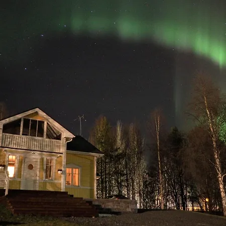 Arctic Lakeside Huvilat