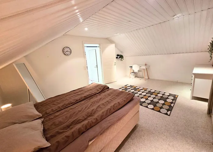 Willa Arctic Lakeside *